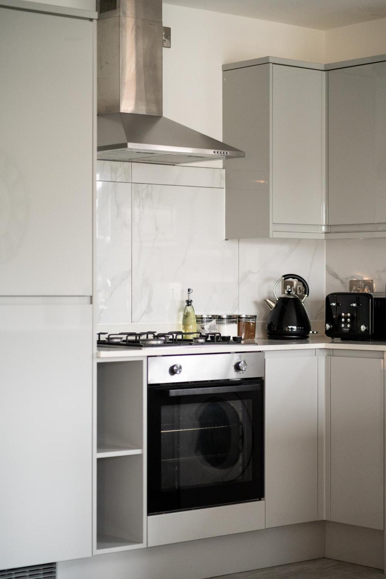 Modern 2-Bed Apartment With Balcony, Close To Oxford City Centre With Free Parking Экстерьер фото