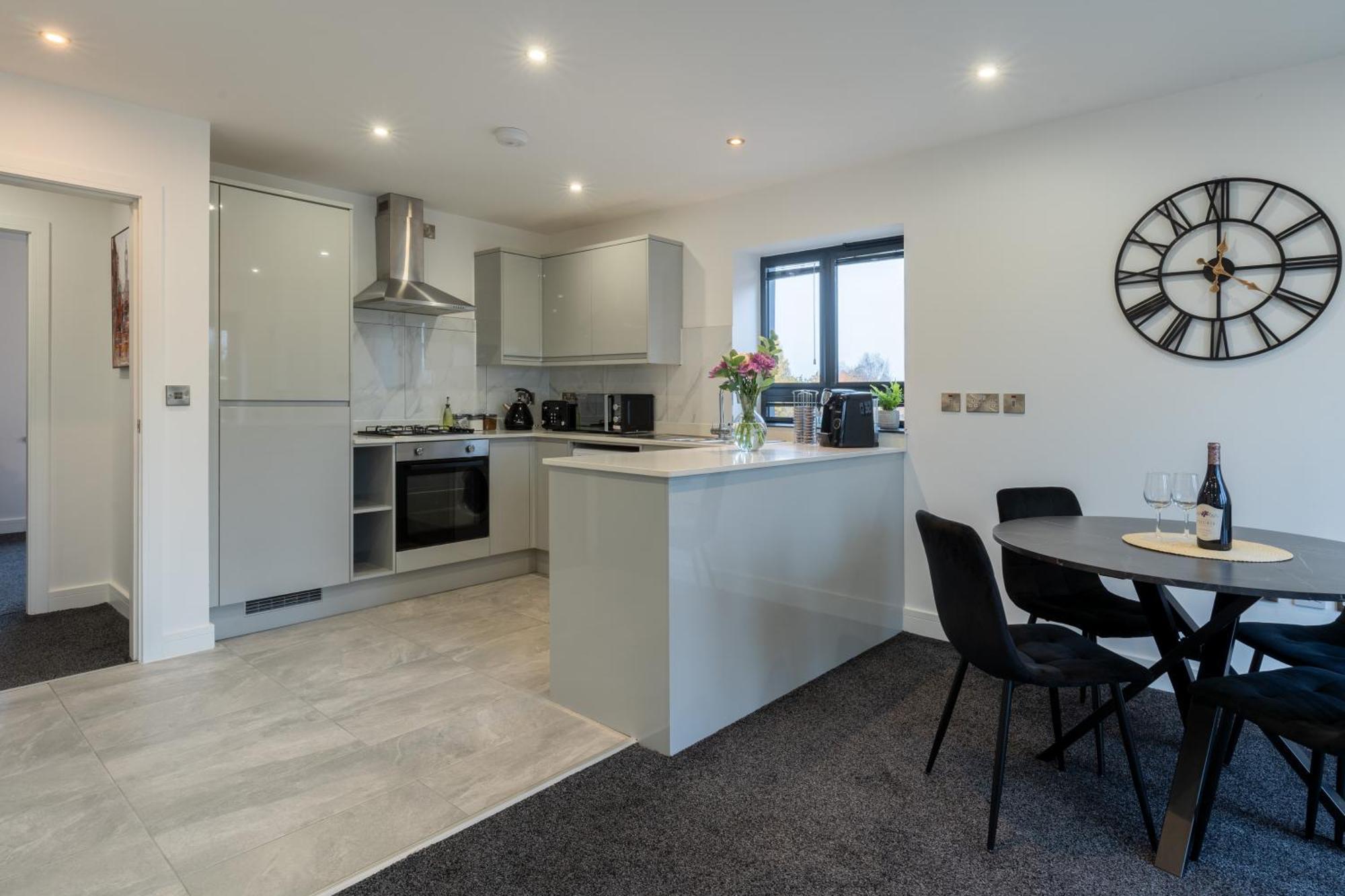 Modern 2-Bed Apartment With Balcony, Close To Oxford City Centre With Free Parking Экстерьер фото