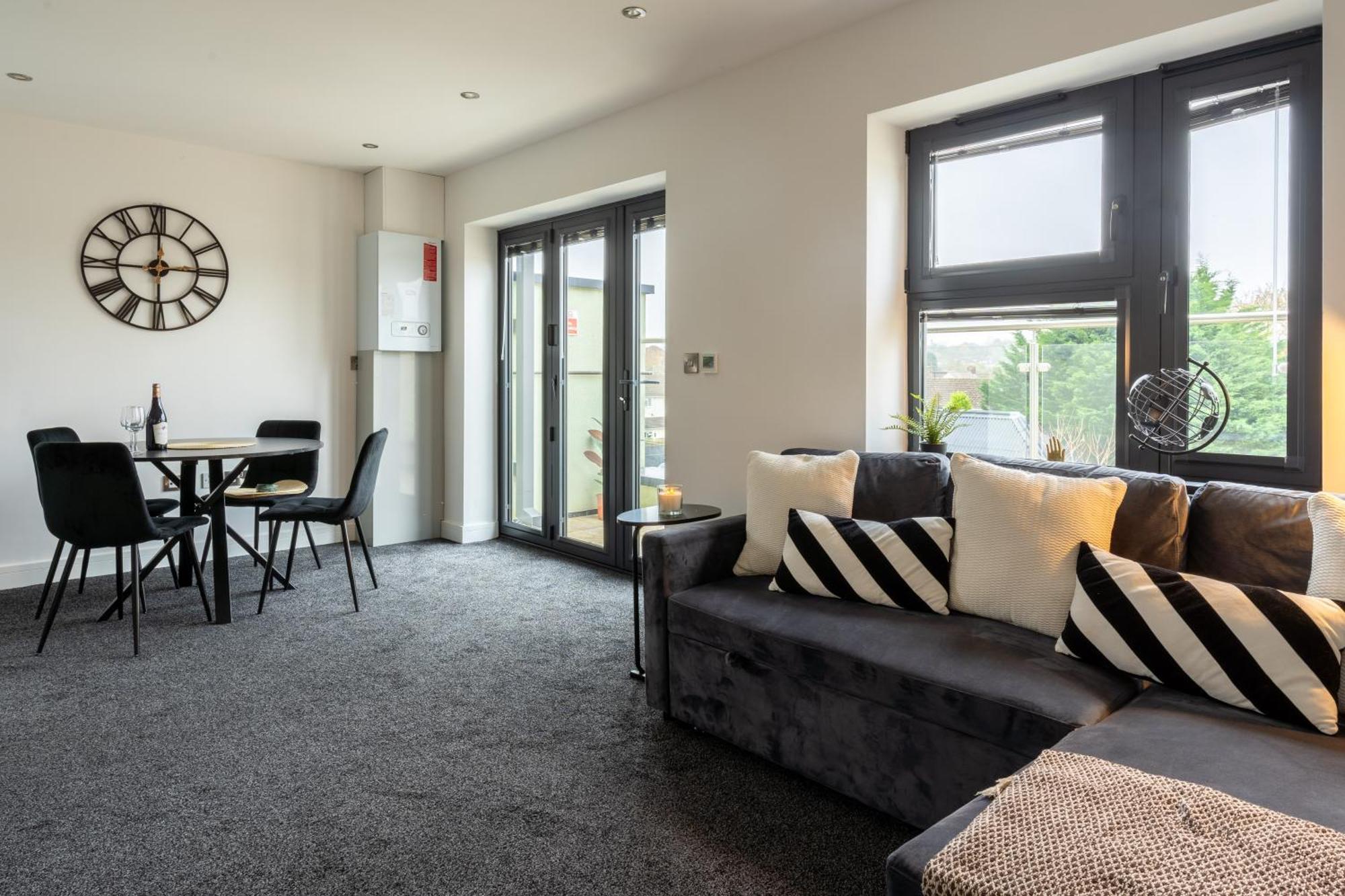 Modern 2-Bed Apartment With Balcony, Close To Oxford City Centre With Free Parking Экстерьер фото
