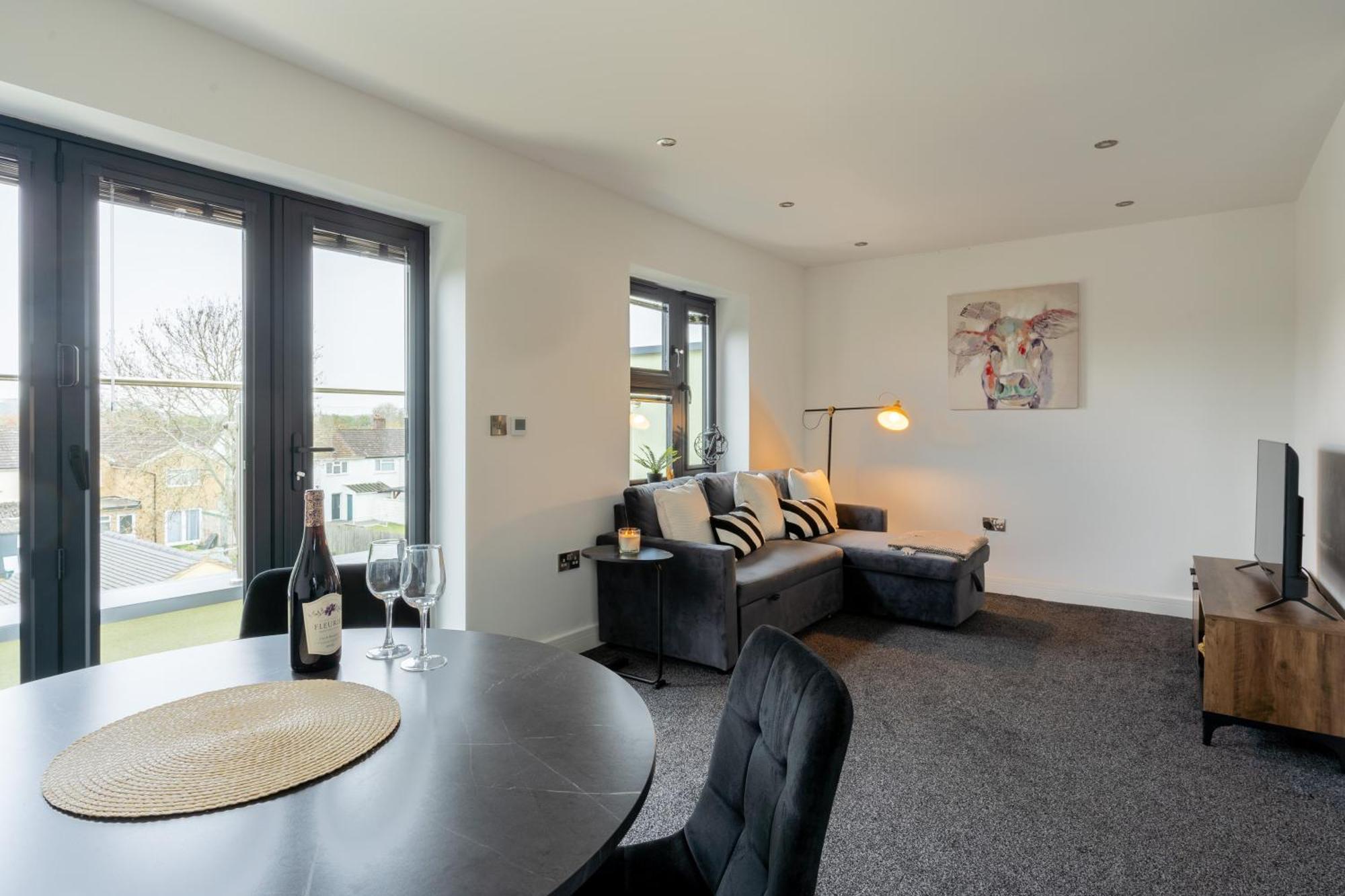 Modern 2-Bed Apartment With Balcony, Close To Oxford City Centre With Free Parking Экстерьер фото